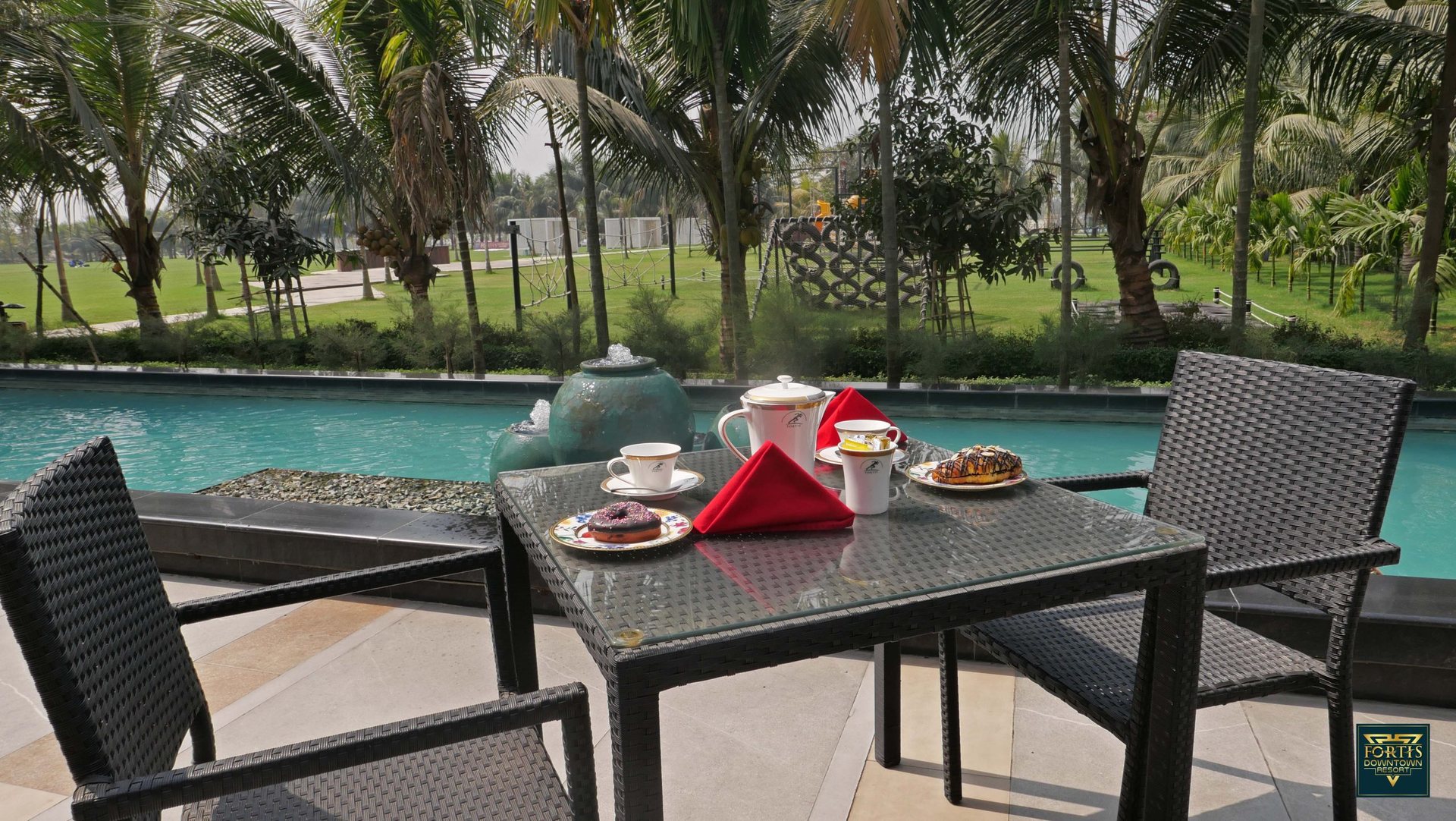 Pool Bar Café at Fortis Downtown Resort